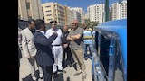 محافظ الإسكندرية يتفقد السيارة بديل التوك توك (12)