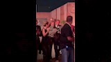 انغام تلتقط صورا تذكارية مع المعجبين (1)