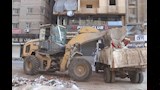 بسبب القمامة والمخلفات.. محافظ الجيزة يطيح بمسؤولي النظافة في 3 أحياء