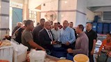 ضبط كميات كبيرة من المخللات الفاسدة  (2)