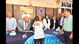 محافظ أسيوط يشارك الأيتام فرحة عيد الأضحى ويوزع الهدايا بدور الرعاية (صور)