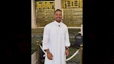 عمرو وهبة يؤدي مناسك الحج