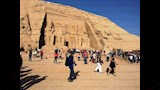 مجموعة سياحية بمعبد ابو سبل