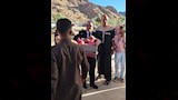 توزيع عدية وهدايا على الأطفال