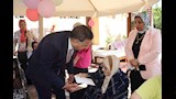 محافظ القليوبية يشارك نزيلات دار المُسنات فرحة العيد