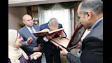 محافظ الجيزة يزور مؤسسة الرعاية الاجتماعية للبنات في إمبابة ويلتقي النزيلات (4)