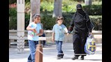 حديقة الأزهر تحتضن آلاف الزوار احتفالا بأول أيام عيد الأضحى (10)
