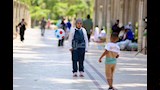 حديقة الأزهر تحتضن آلاف الزوار احتفالا بأول أيام عيد الأضحى (12)