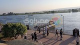 فرحة العيد تملأ الشوارع.. آلاف المواطنين يحتفلون بالساحات وكورنيش النيل في المنيا- فيديو وصور 