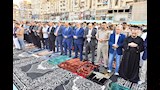 محافظ أسيوط يؤدي صلاة عيد الأضحى بساحة أرض الملاعب (22)