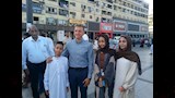 محافظ أسوان مع الأطفال فى صورة تذكارية
