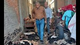 "الأهالي اشتكوا من الرائحة".. مصادرة جلود أضاحي مخزنة في منزل بالمنوفية (صور)
