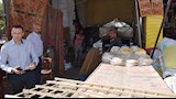 بالصور- غلق وتشميع مخبز بأسوان لاستخدامه أسطوانات البوتاجاز المنزلية