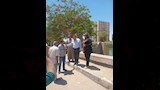 المسئولين في موقع الأزمة