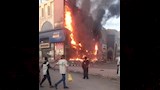 إخماد حريق اندلع داخل مطعم بالحي الأول بالعبور (1)