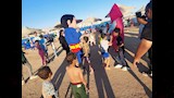 فرحة الاطفال بالشخصيات الكرتونية 