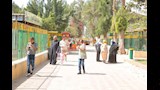الأهالي في حديقة صنعاء