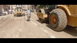 بدء رصف شارع مجلس المدينة القديم بمدينة منفلوط لتحسين الحركة المرورية والخدمات