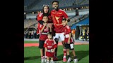 حسين الشحات وزوجته