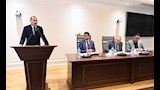 الجمارك: 35% إجمالي الأعباء على الهاتف المستورد