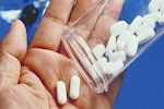 هل تتحول المسكنات إلى إدمان؟.. استشارية تخدير توضح الاستخدام الآمن
