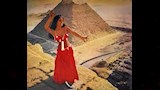 سهير زكي على سطح الهرم