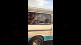 لقطات من مقطع فيديو عفوي بين العوضي ومحبيه على الدائري (2)