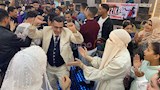 فرحة اخرى بالعروسين