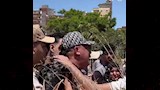 حمو بيكا ينهار أمام قبر والده في الإسكندرية (4)