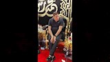 بكاء وانهيار حمو بيكا أثناء تلقيه عزاء والده بالإسكندرية (11)
