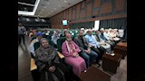 محافظ أسيوط يسلم تأشيرات السفر وملابس الإحرام لعدد من حجاج الجمعيات الأهلية استعدادًا لموسم الحج (6)