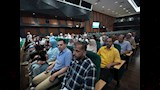 محافظ أسيوط يسلم تأشيرات السفر وملابس الإحرام لعدد من حجاج الجمعيات الأهلية استعدادًا لموسم الحج (7)
