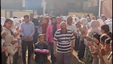 ممر شرفي من المنزل للمدرسة لتوديع معلم (4)