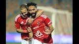احتفال حسين الشحات وبيكهام (2)
