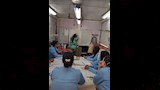مديرية العمل تطلق دورة تدريبية مجانية في التفصيل والخياطة بالعربة المتنقلة بقرية بني رافع بمنفلوط 