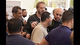شرف نجل الفنان هاني شاكر في جنازة والده