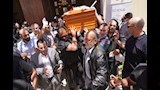 لحظة خروج جثمان الفنان الراحل هاني شاكر (2)