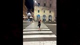 سارة سلامة في شوارع ايطاليا (1)