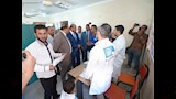 محافظ أسيوط يتفقد قافلة القوصية الطبية إقبال كبير وخدمات مجانية لـ 1160 مواطنًا وتحويل 53 حالة للتدخ