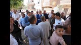 محافظ أسيوط يصطحب مواطنًا بسيارته لموقع شكواه بقرية بني قرة بالقوصية