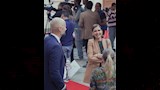 البليزر البيج يسيطر.. هنا شيحة بإطلالة تجمع الأناقة والجرأة
