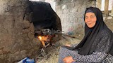 خلال حديث الحاجة عطيات