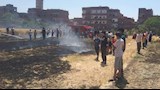 نيران وسط الغيطان.. حريق في محصول قمح بقرية ميت أبو الكوم بالمنوفية- صور