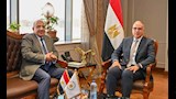 خلال الاجتماع