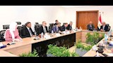 خلال الاجتماع