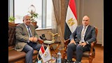 خلال الاجتماع