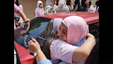 عناق أولياء الأمور