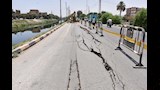 محافظ الأقصر يتفقد موقع انهيار طريق مدخل إسنا ويطمئن المواطنين (3)