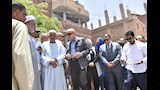 محافظ الأقصر يتفقد موقع انهيار طريق مدخل إسنا ويطمئن المواطنين (13)