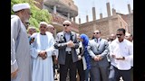 محافظ الأقصر يتفقد موقع انهيار طريق مدخل إسنا ويطمئن المواطنين (12)